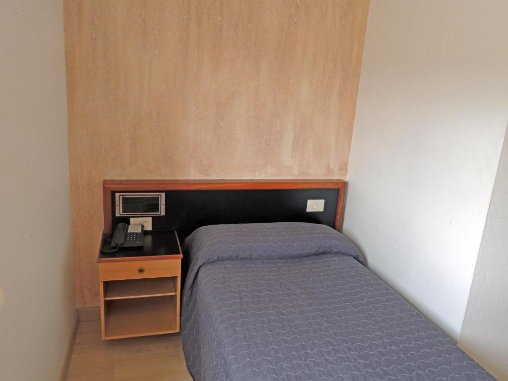 Hotel Vilobi Park Girona Airport www.hotelaeroportgirona.com
